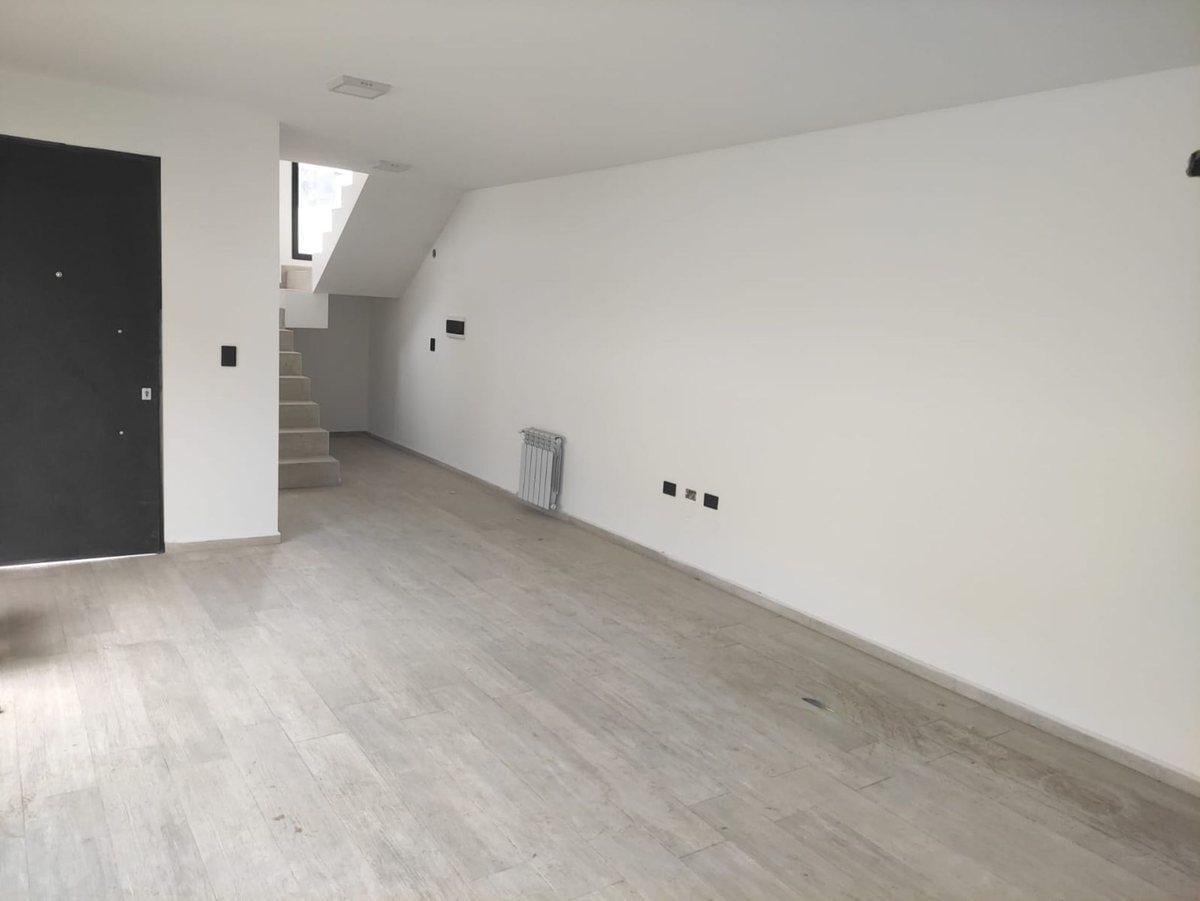 Foto de DUPLEX DE CATEGORIA, 3 DORM/ 2 BAÑOS CHACRAS GREEN, imagen 3