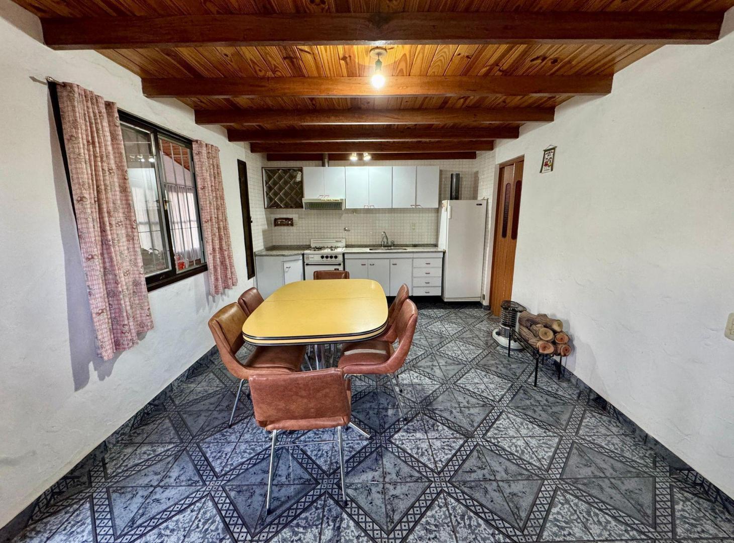 Foto de VENTA CASA 2 DORMITORIOS TERRENO 1.061 m² AMBOY, imagen 4