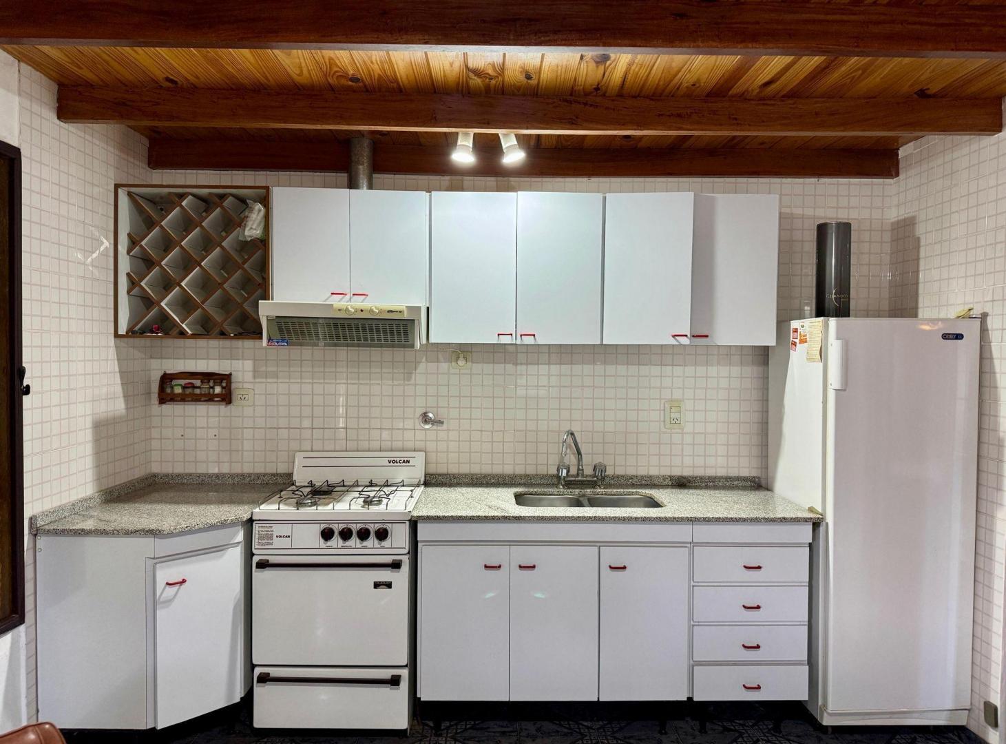 Foto de VENTA CASA 2 DORMITORIOS TERRENO 1.061 m² AMBOY, imagen 2