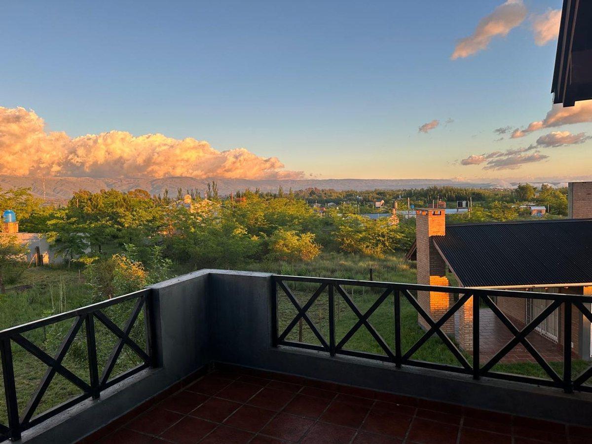 Foto de VENTA CASA CON LOCAL Y DOS CABAÑAS EN YACANTO, imagen 4