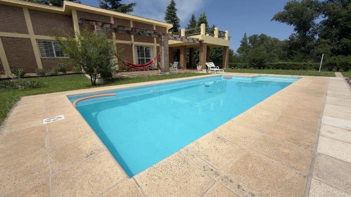 Foto de VENTA CASA 2 DORMITORIOS PILETA POTRERO DE GARAY, imagen 1