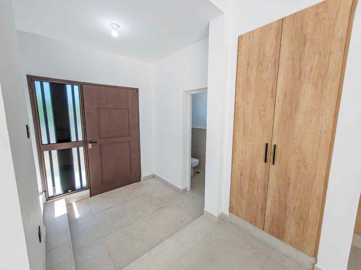 Foto de EN VENTA CASA VILLA ALLENDE GOLF A ESTRENAR!!!, imagen 3