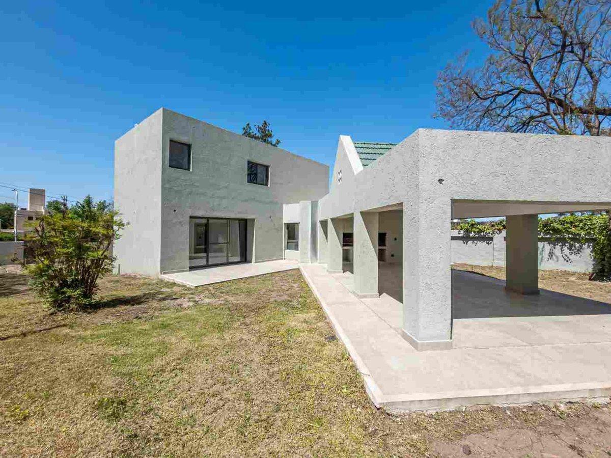 Foto de EN VENTA CASA VILLA ALLENDE GOLF A ESTRENAR!!!, imagen 2
