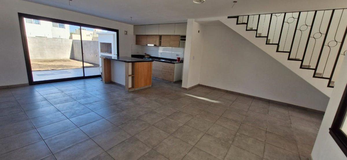Foto de DUPLEX 3 DORMITORIO Y 3 BAÑOS EN ETAPA 2 DOCTA, imagen 2