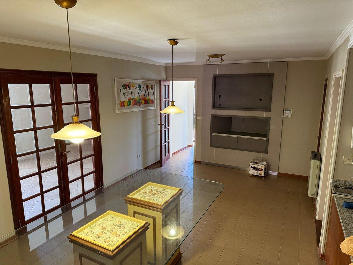 Foto de VENTA CASA 4 DORMITORIOS PILETA CLIMATIZADA PILAR, imagen 1