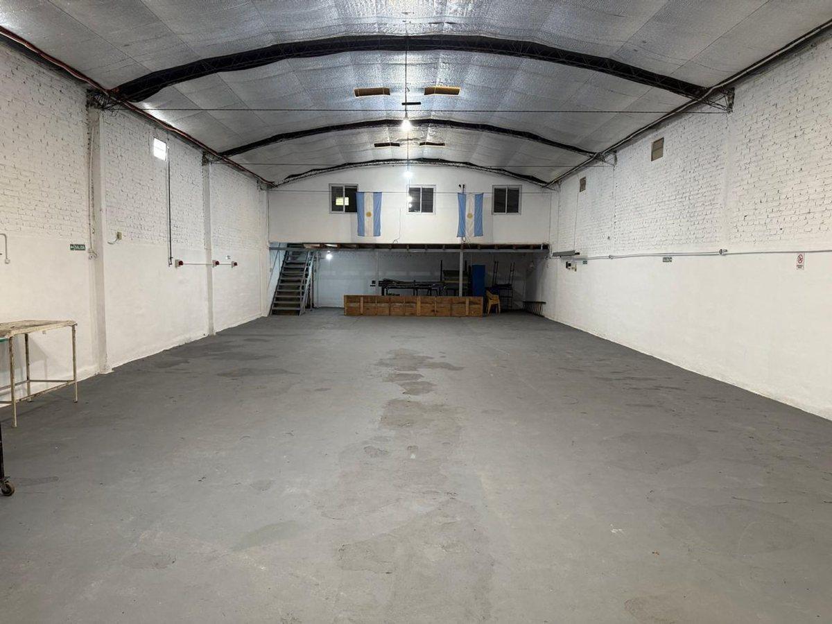 Foto de VENTA GALPON EXCELENTE RENTA- LA CALERA, imagen 5
