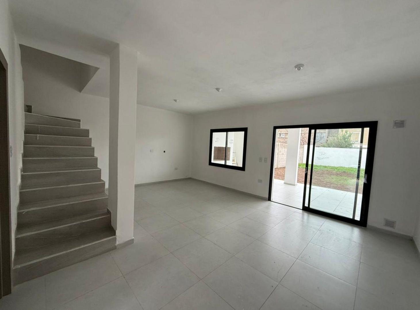 Foto de VENTA DUPLEX 2 DORMITORIOS NUEVO URCA A ESTRENAR, imagen 3
