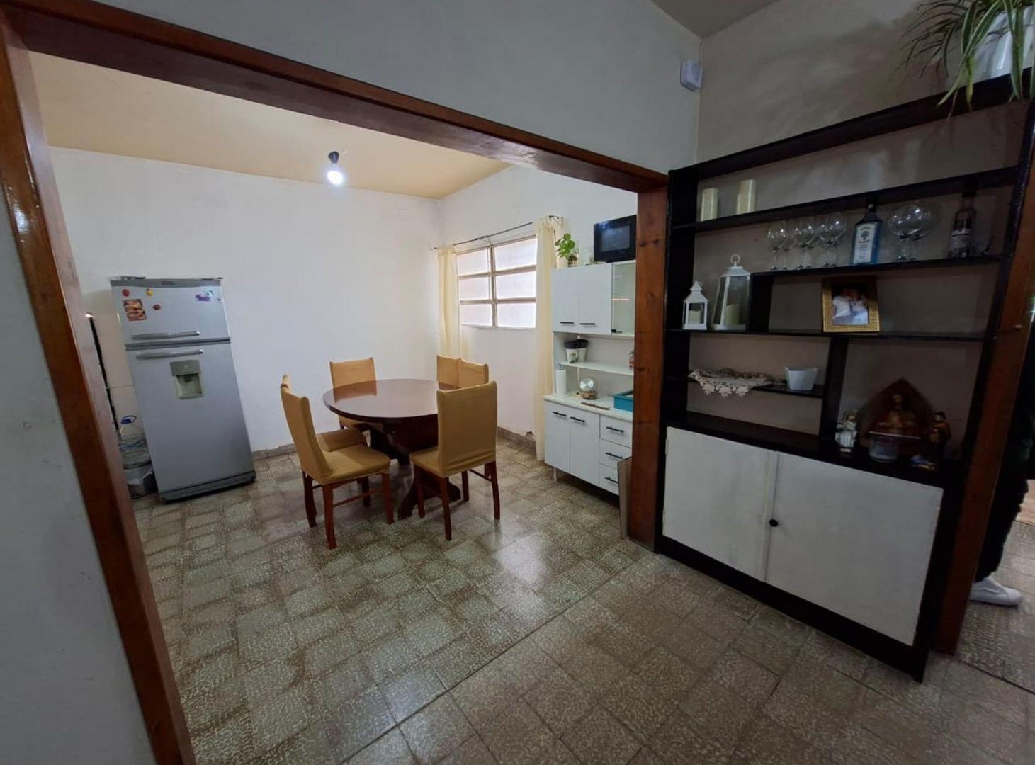 Foto de VENTA CASA 3 DORMITORIOS COCHERA PATIO B EMPALME, imagen 2