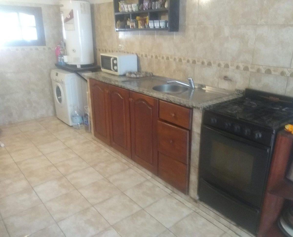 Foto de VENTA CASA DE 3 DORMITORIOS ZONA ARGUELLO, imagen 1