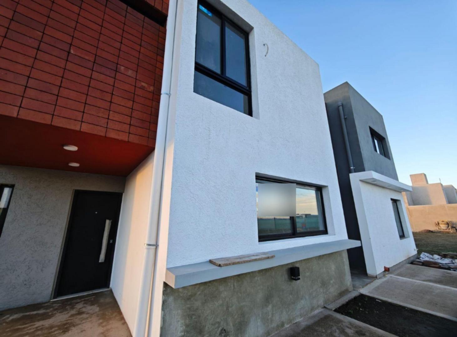 Foto de CASA DUPLEX 3 DORM. 2 BAÑOS DOCTA / NOBU, imagen 1
