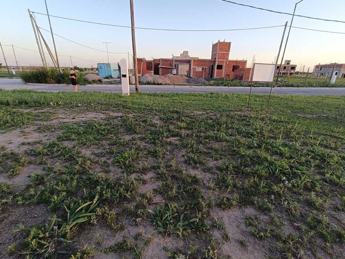 Foto de VENTA LOTE ESQUINA DE 601 M2 EN DOCTA PARQUE, imagen 1
