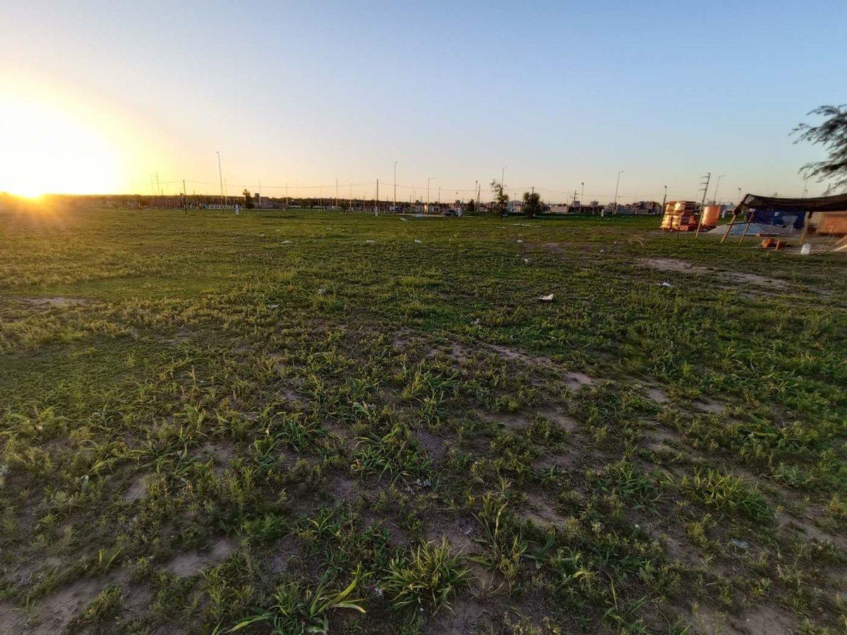 Foto de VENTA LOTE ESQUINA DE 601 M2 EN DOCTA PARQUE, imagen 2