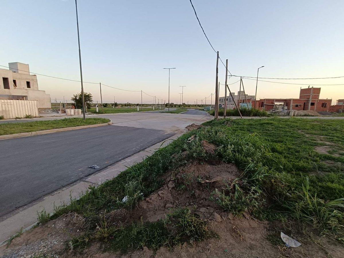 Foto de VENTA LOTE ESQUINA DE 601 M2 EN DOCTA PARQUE, imagen 3