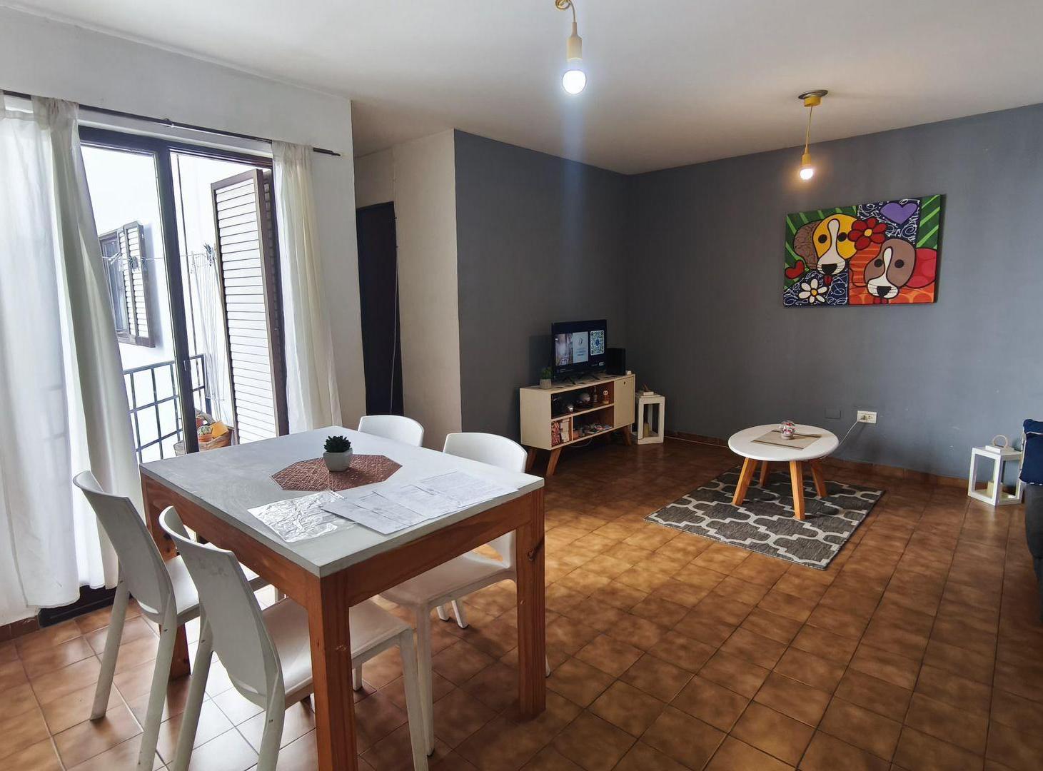 Foto de VENTA DEPARTAMENTO IMPECABLE CENTRO CON BALCON, imagen 2