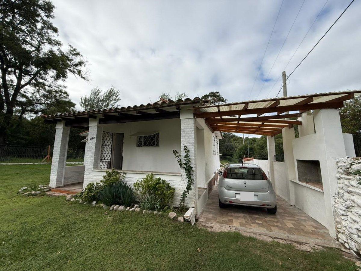Foto de VENTA HERMOSA CASA VALLE HERMOSO 2 DORM. MAS DEPTO, imagen 2