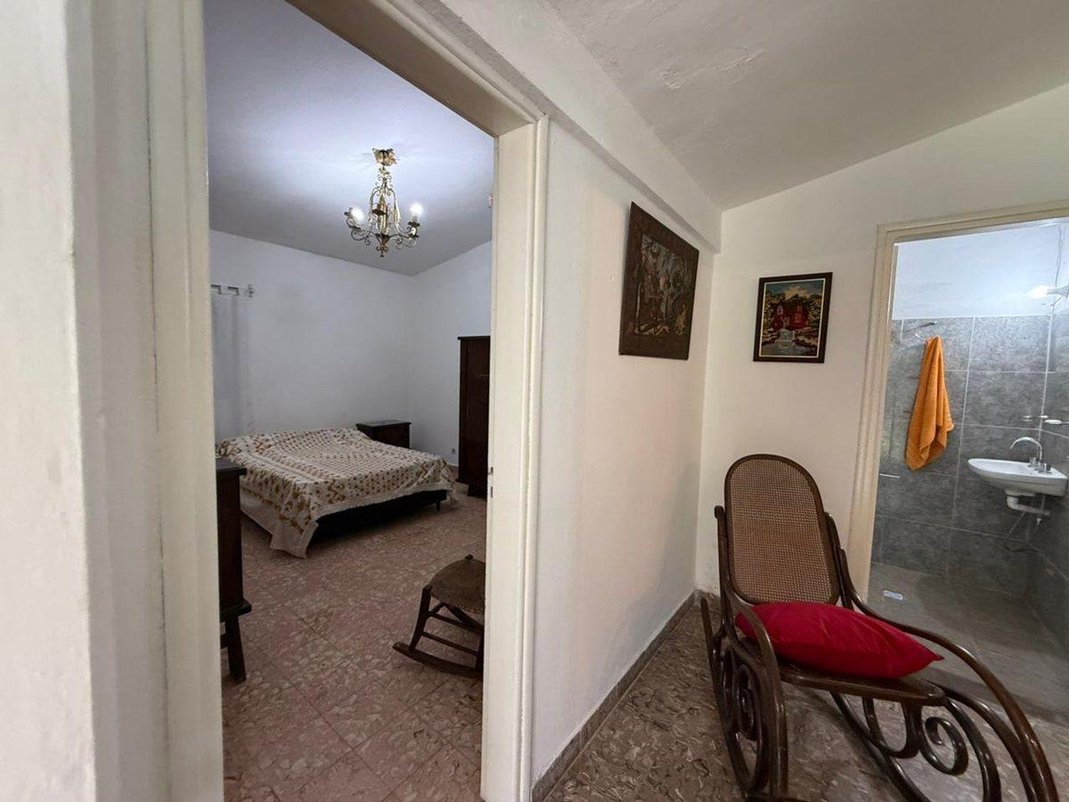 Foto de VENTA HERMOSA CASA VALLE HERMOSO 2 DORM. MAS DEPTO, imagen 3