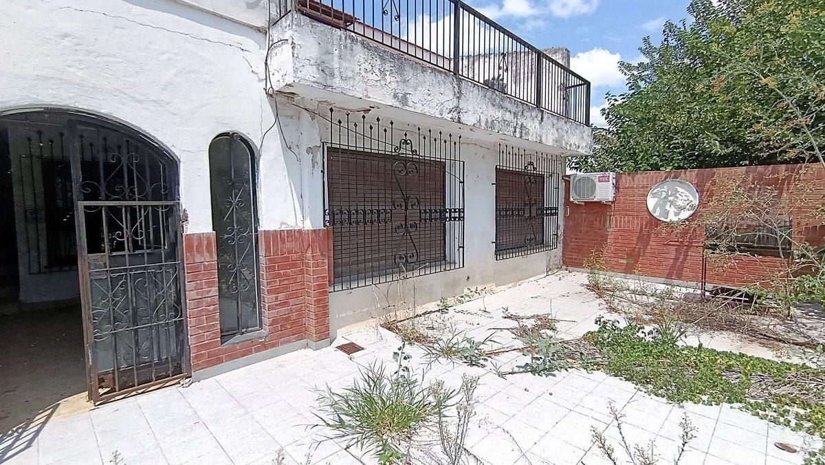 Foto de VENTA CASA 4 DORMITORIOS CON PILETA ALTAMIRA, imagen 3