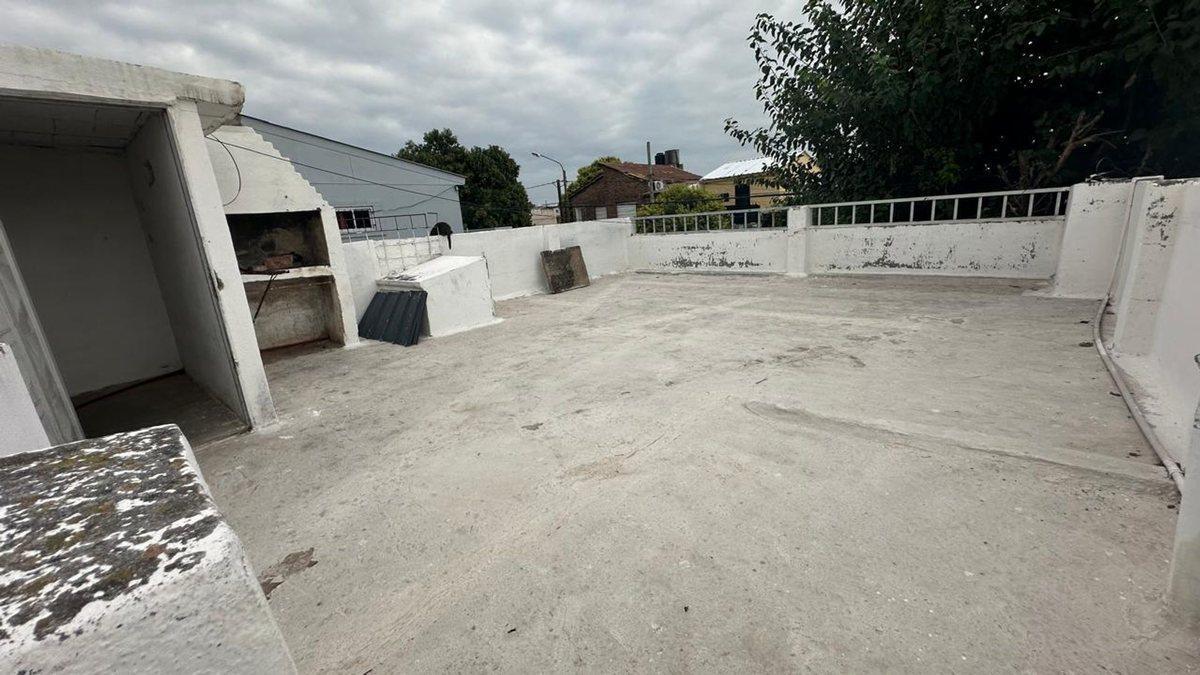Foto de EN VENTA PH 2 DORMITORIOS BARRIO COLON, imagen 4