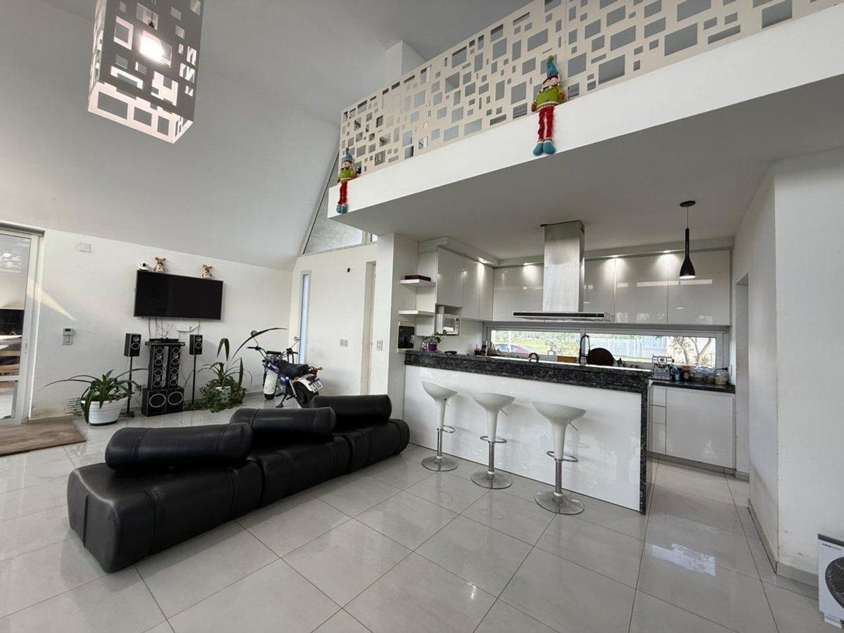 Foto de HERMOSA CASA 3 DORMITORIOS SIETE SOLES - HEREDADES, imagen 3