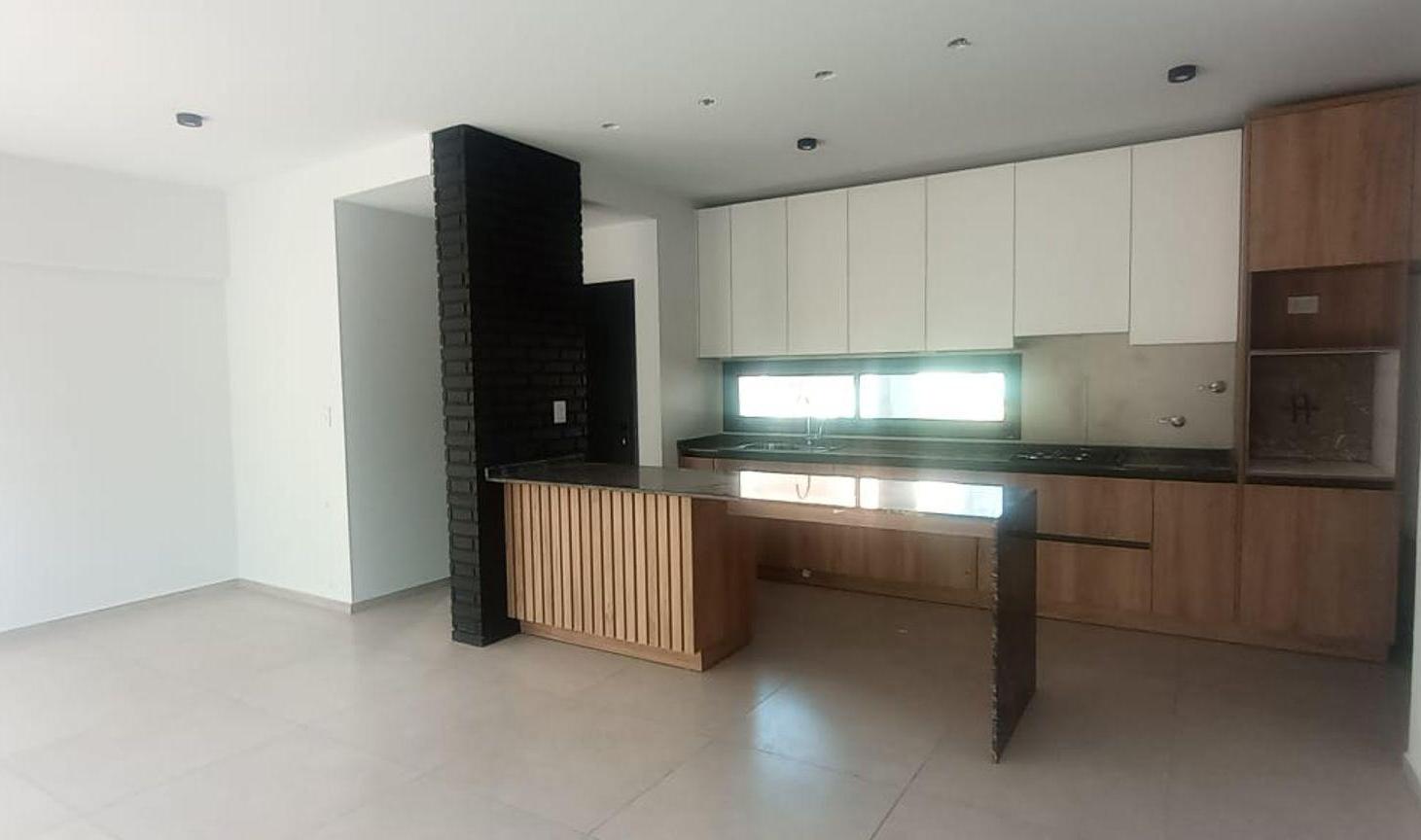 Foto de DUPLEX 3 DORMITORIOS EN NUEVO MALAGUEÑO, imagen 2