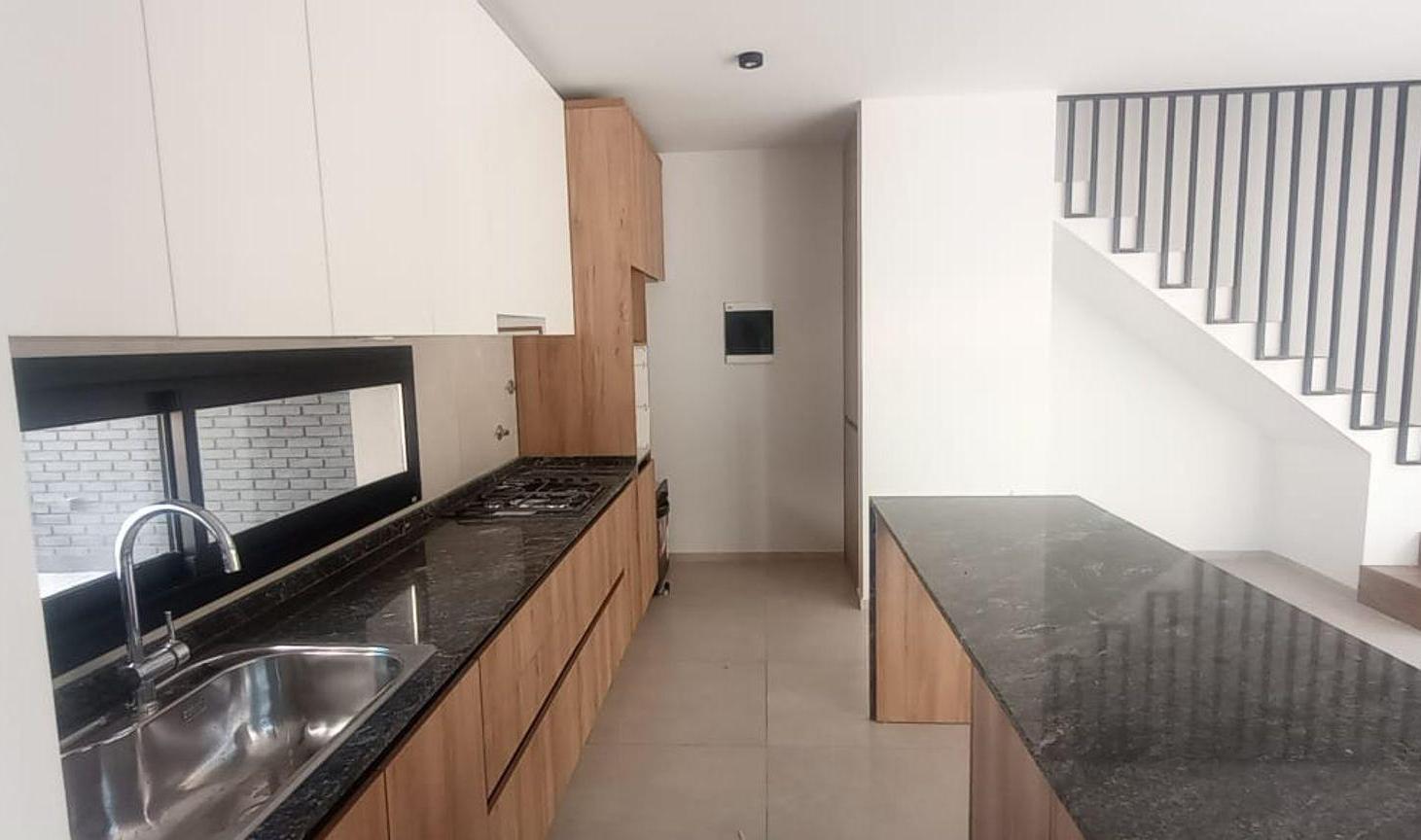 Foto de DUPLEX 3 DORMITORIOS EN NUEVO MALAGUEÑO, imagen 5