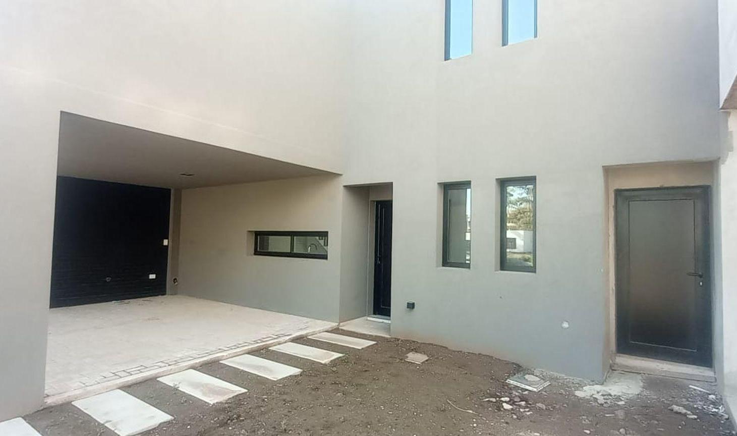 Foto de DUPLEX 3 DORMITORIOS EN NUEVO MALAGUEÑO, imagen 4