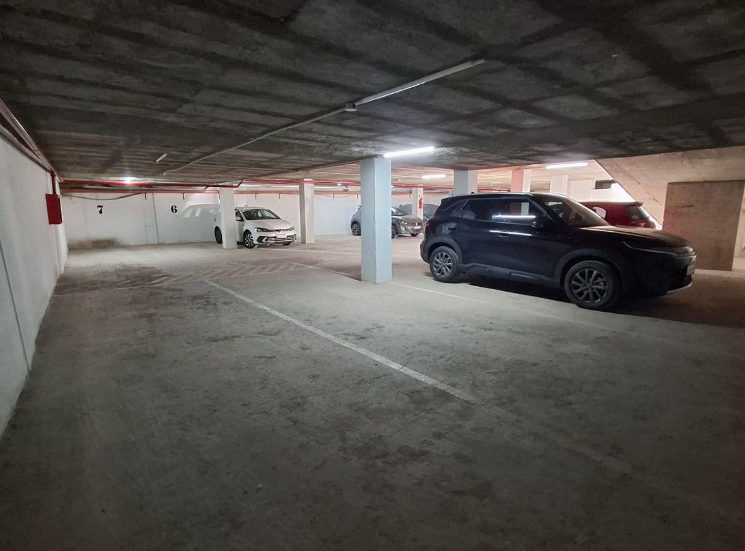 Foto de Venta Cochera en Av. Nores Martínez Barrio Jardín, imagen 3
