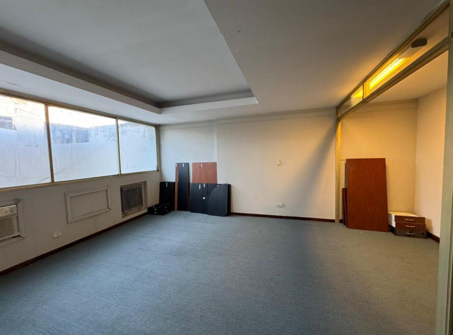 Foto de ALQUILER OFICINA 120M2 EN AV. GNRL PAZ. B° CENTRO., imagen 1