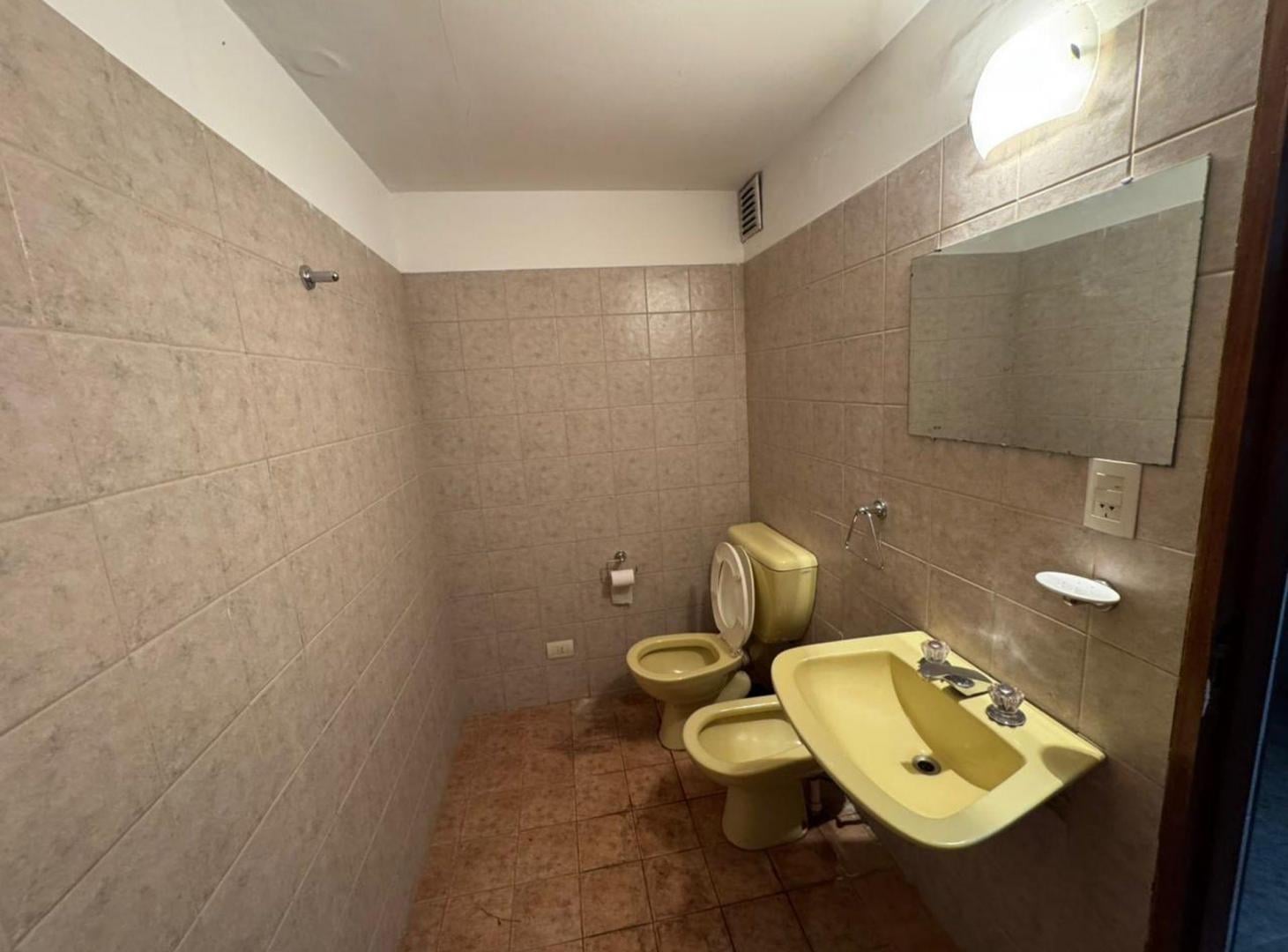 Foto de ALQUILER OFICINA 120M2 EN AV. GNRL PAZ. B° CENTRO., imagen 5