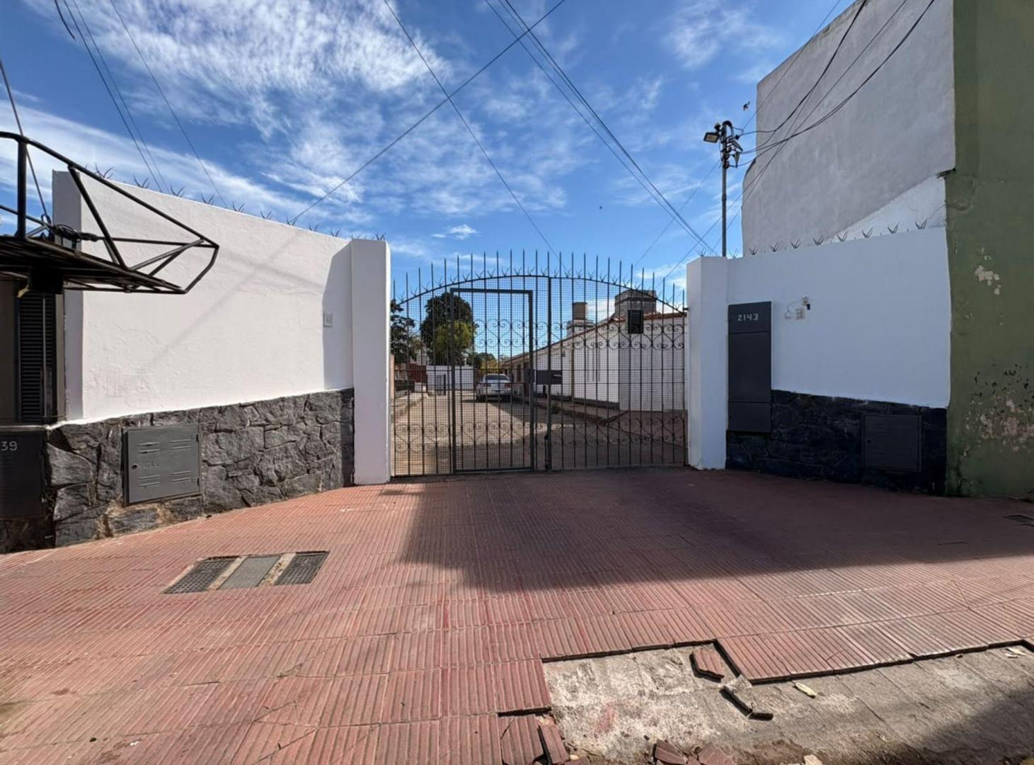 Foto de VENTA CASA 3 DORMITORIOS EN HOUSING – BARRIO COLÓN, imagen 1