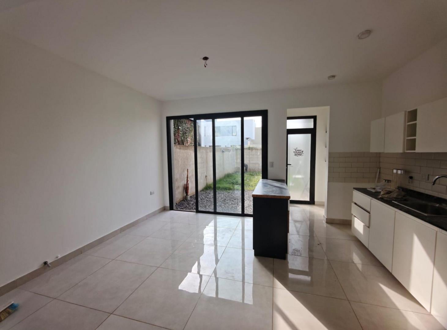 Foto de DUPLEX EN DOCTA 2 DORMITORIOS 2 BAÑOS FINANCIO, imagen 2