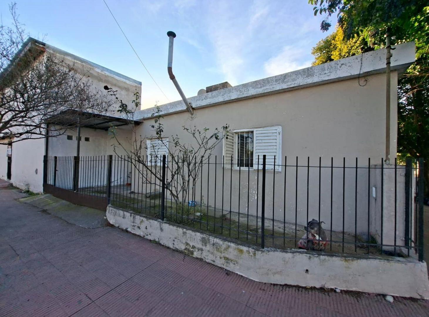 Foto de VENTA CASA 1 DORM MAS DEPTO 2 DORM VILLA ADELA, imagen 1