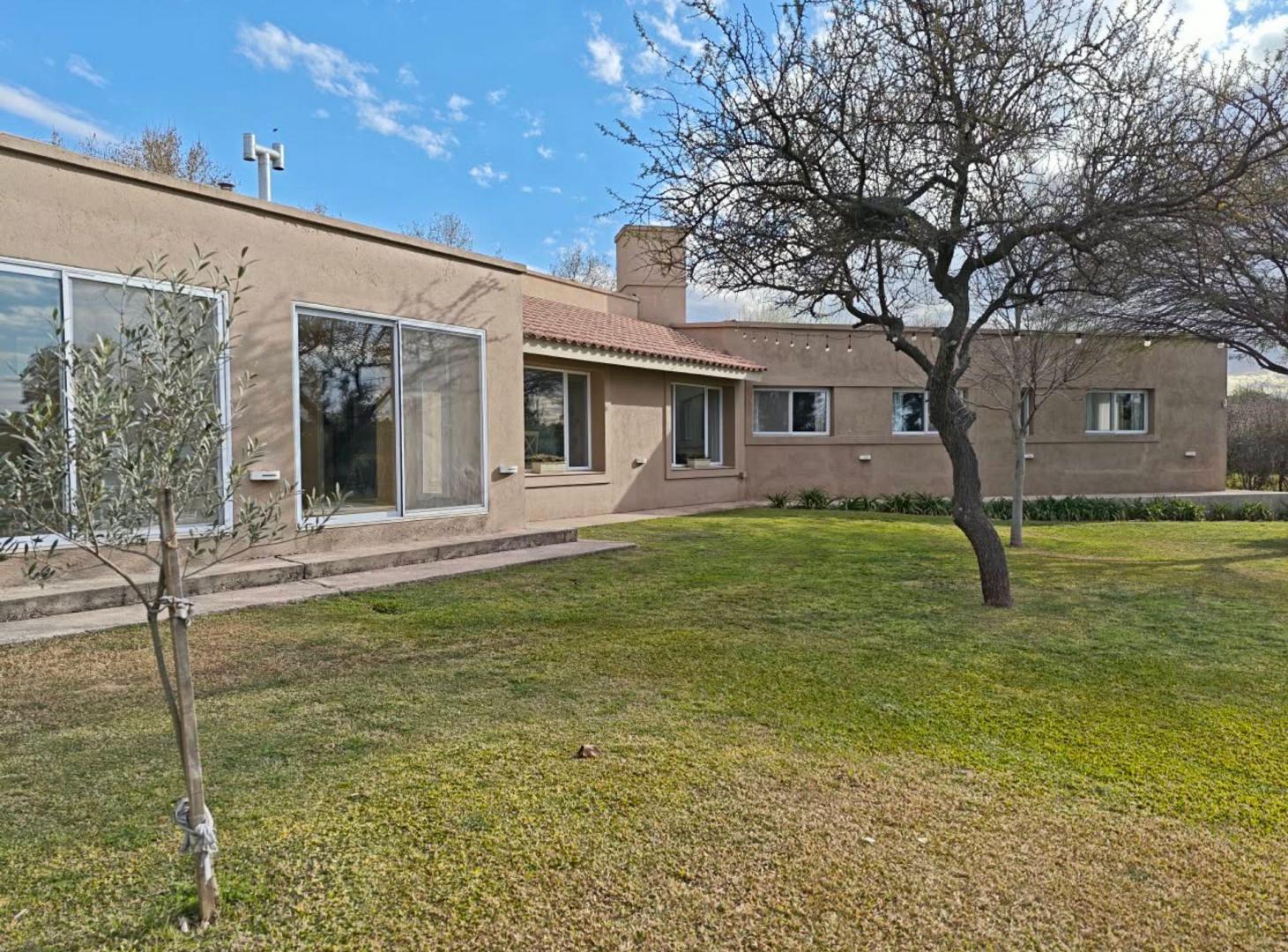 Foto de VENTA CASA 3 DORMITORIOS COUNTRY CAMPOS DEL VIRREY, imagen 3