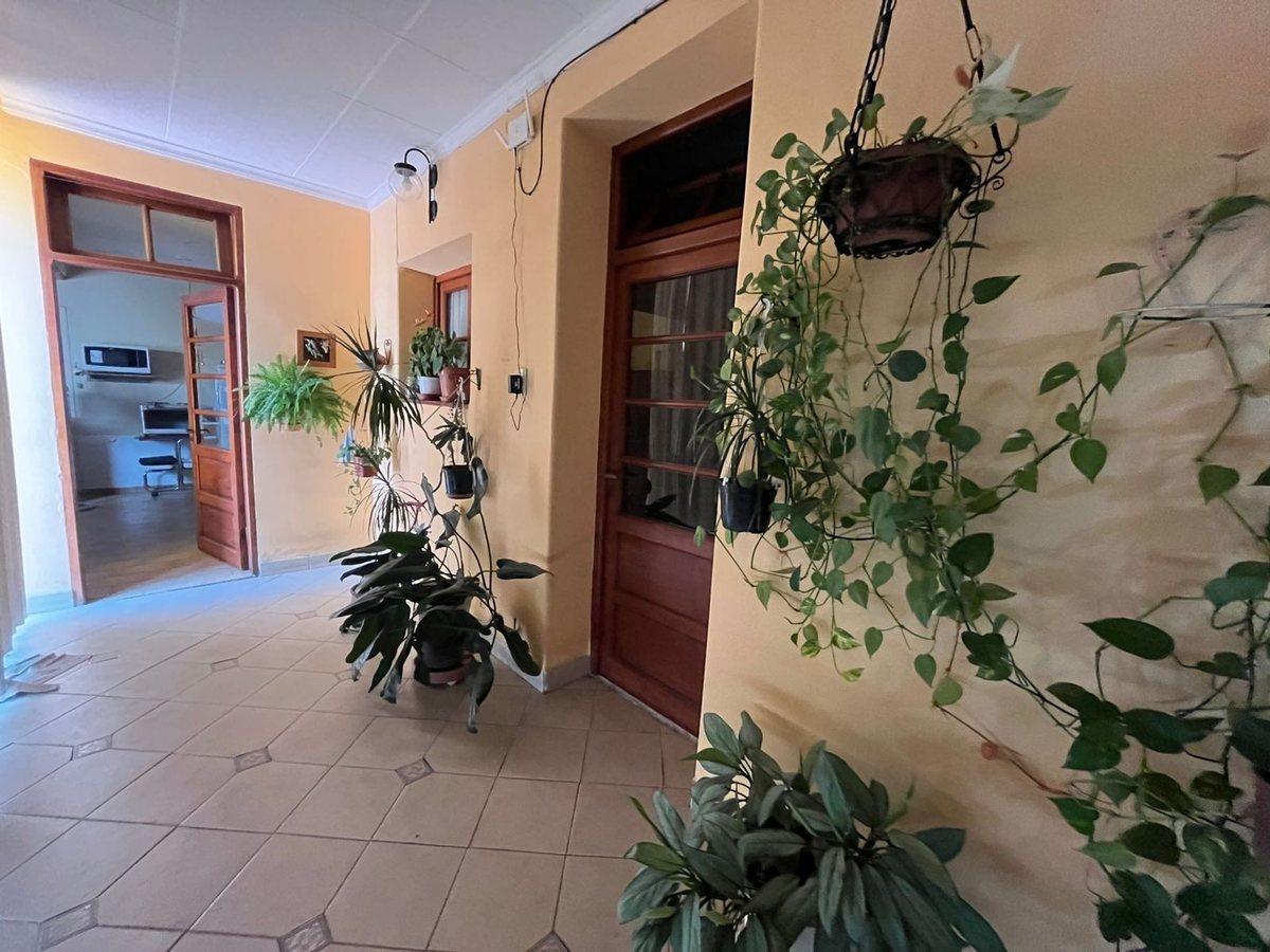 Foto de SE VENDE CASA PB DOS DORMITORIOS EN B° PUEYRREDÓN, imagen 2