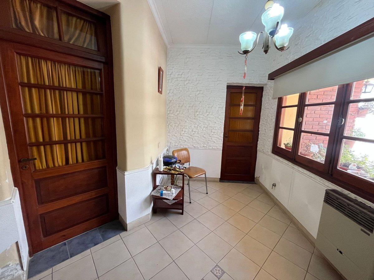 Foto de SE VENDE CASA PB DOS DORMITORIOS EN B° PUEYRREDÓN, imagen 3