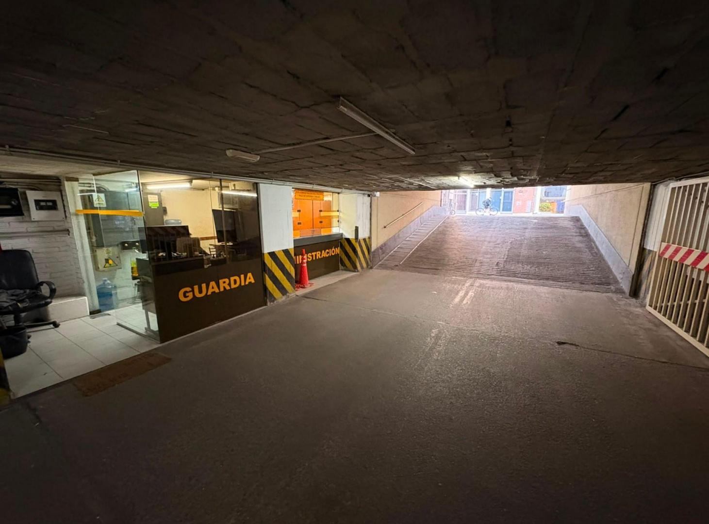 Foto de VENDE COCHERA CENTRO DE CORDOBA - ZONA TRIBUNALES, imagen 4