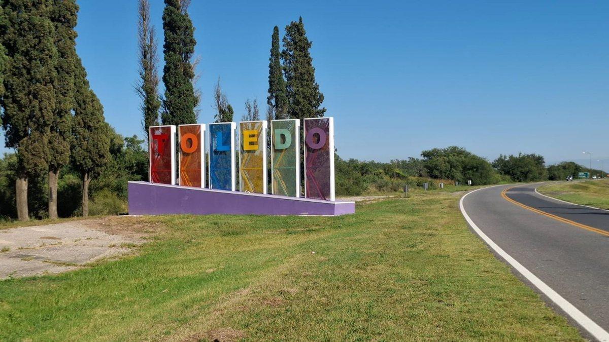 Foto de Vende lote 300m2 con construccion en Toledo Cba., imagen 3