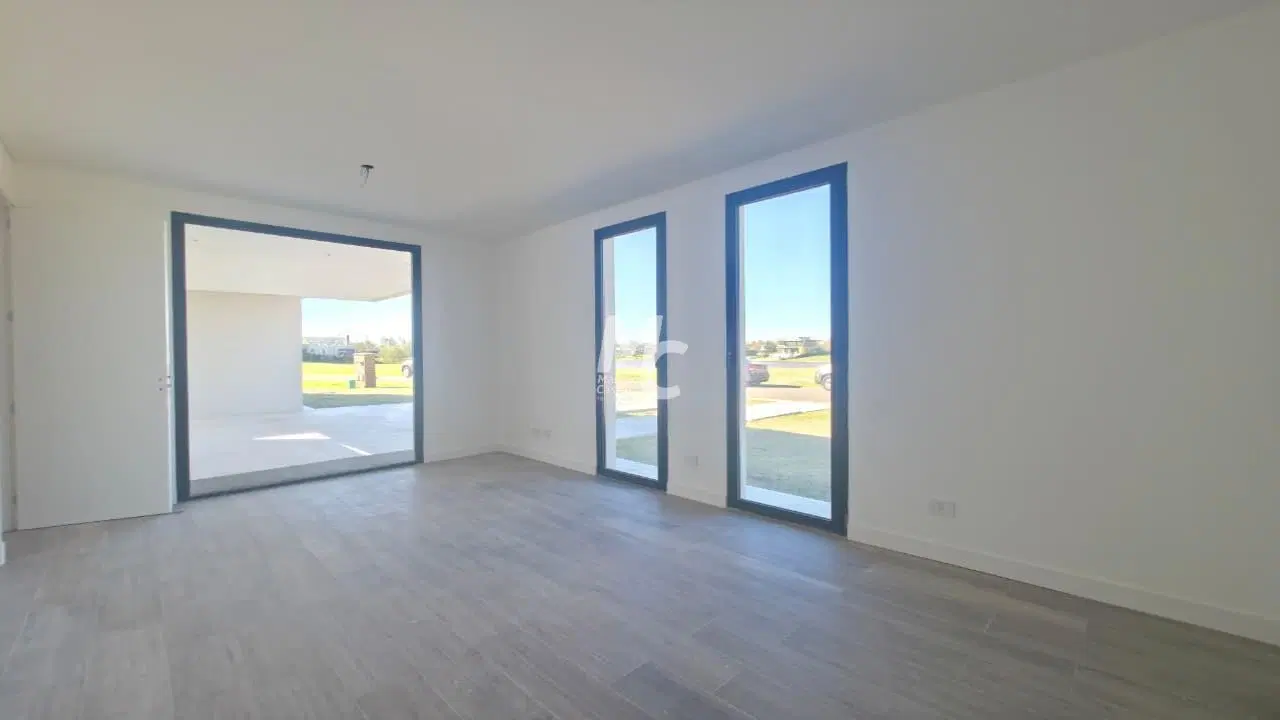 Casa al río en venta en El Naudir 5