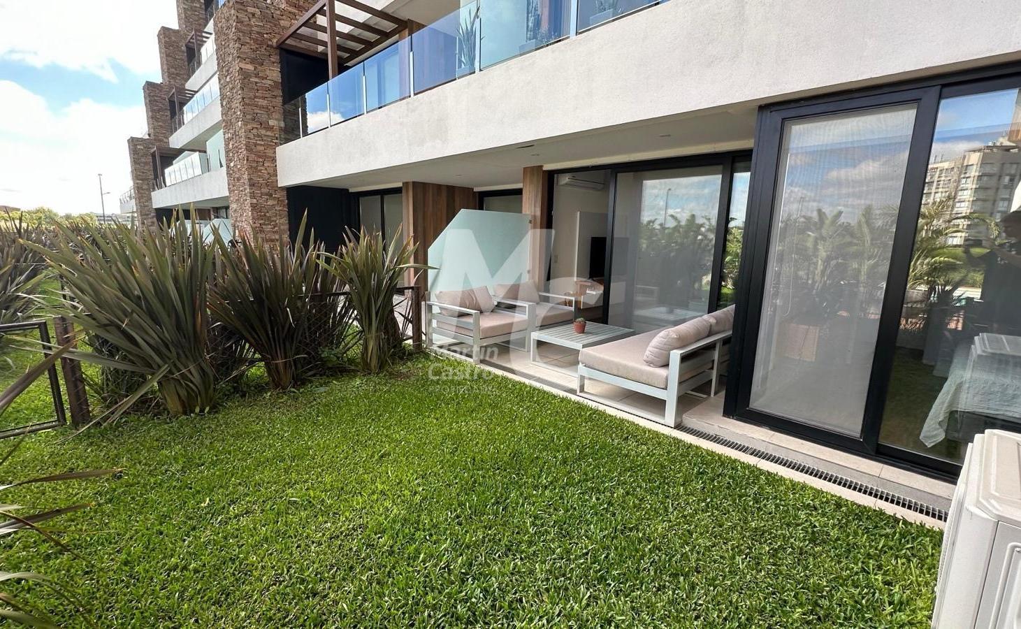 Departamento en venta amoblado con JARDIN