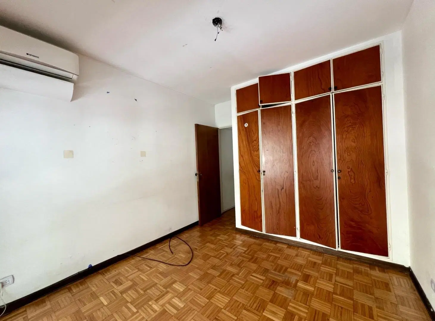 OPORTUNIDAD DEPTO 3 amb con dependencia o escritorio a reciclar en Recoleta 3