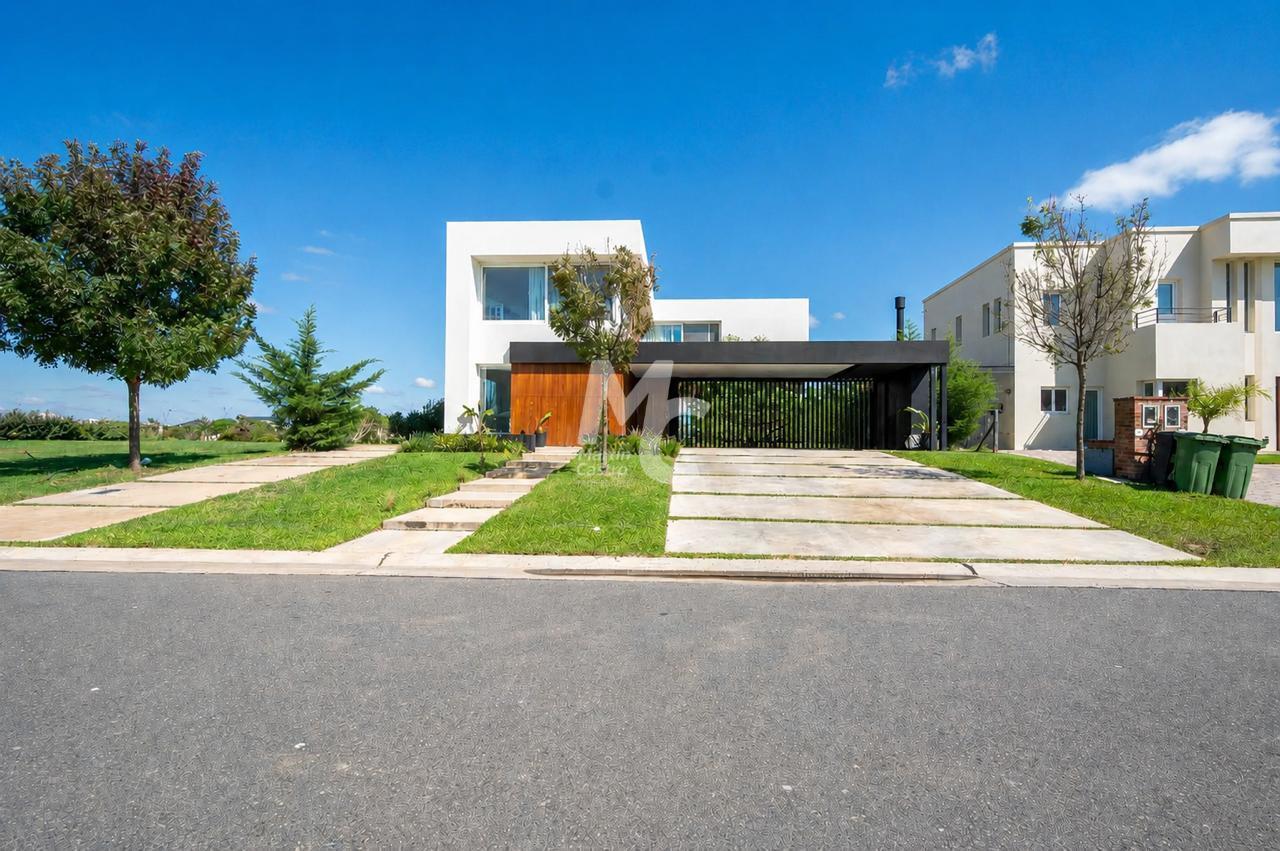 Casa a la laguna en venta en Costas