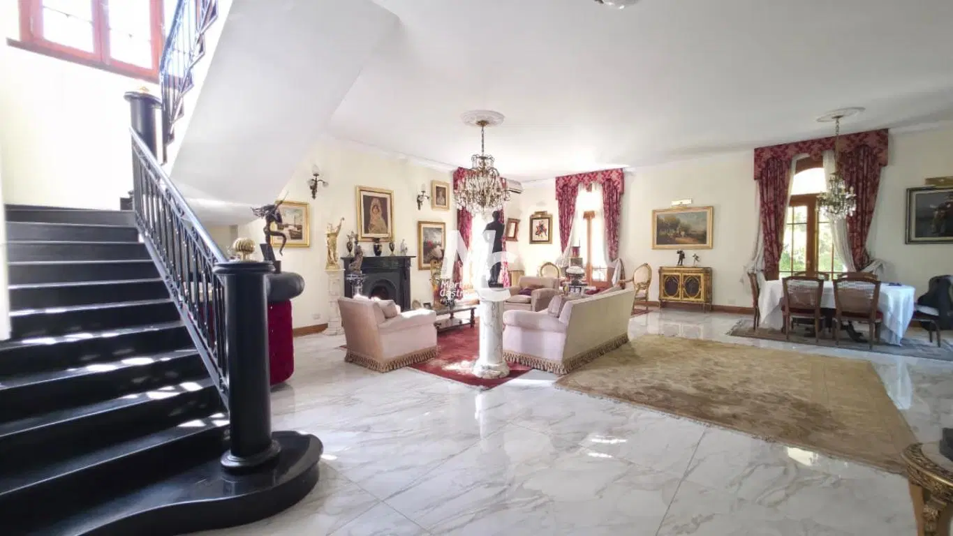 Casa estilo francesa en venta en Septiembre 4