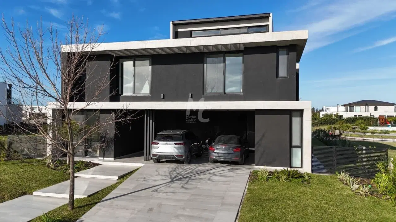 Casa a la laguna en venta en Virazon 3