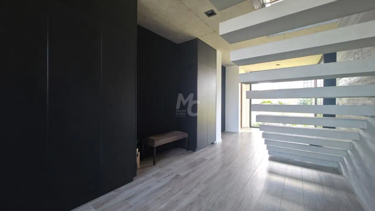 Casa a la laguna en venta en Virazon 4