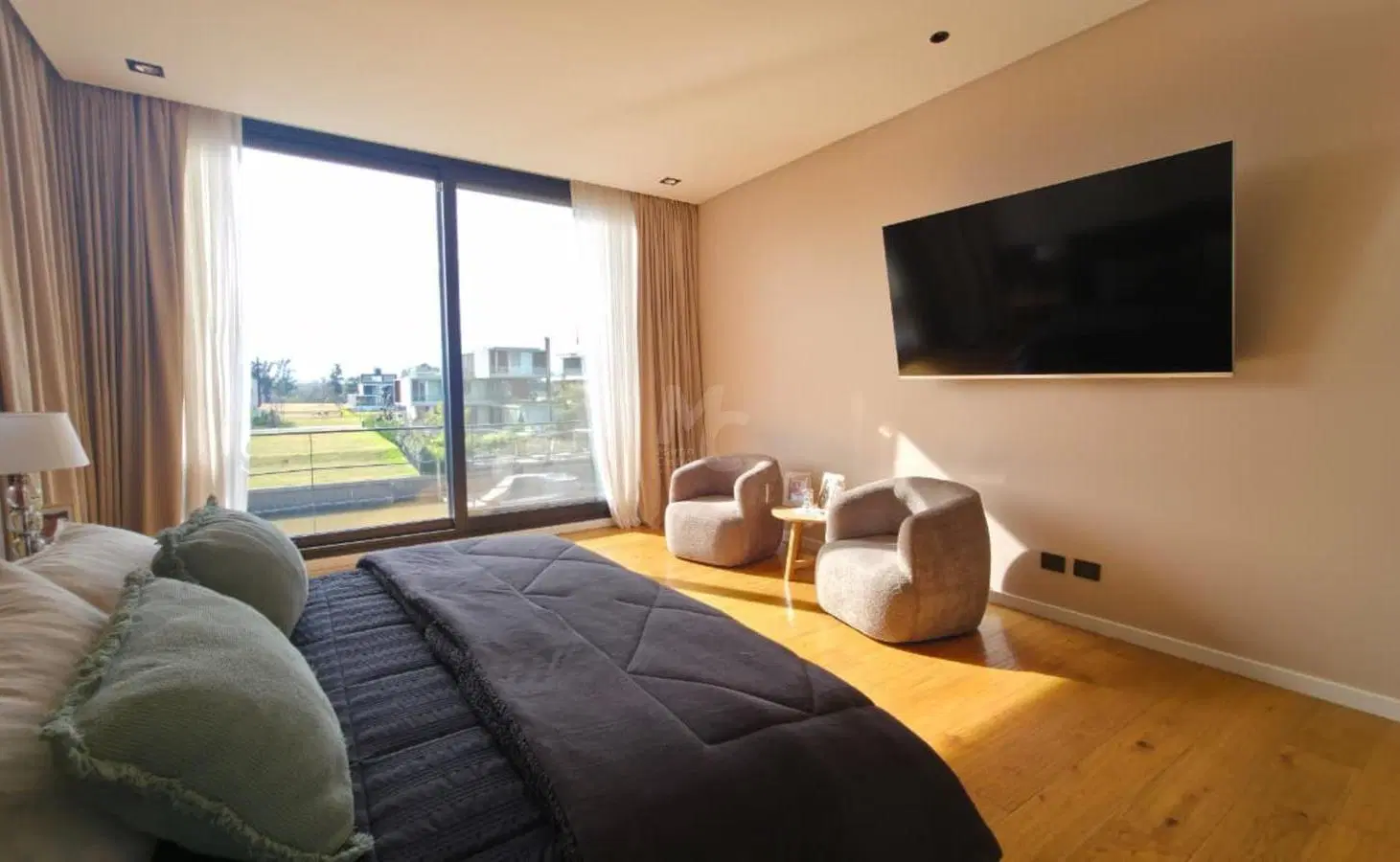Casa al río en venta en El Yacht 8