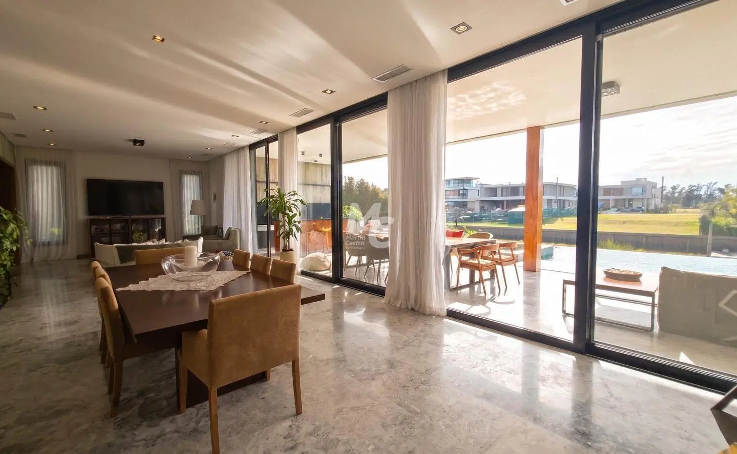 Casa al río en venta en El Yacht 4