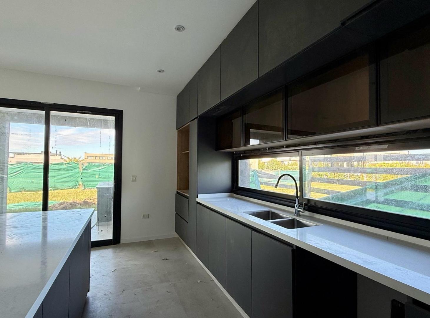 Foto de Casa con pileta en venta en Riberas, Puertos, imagen 1