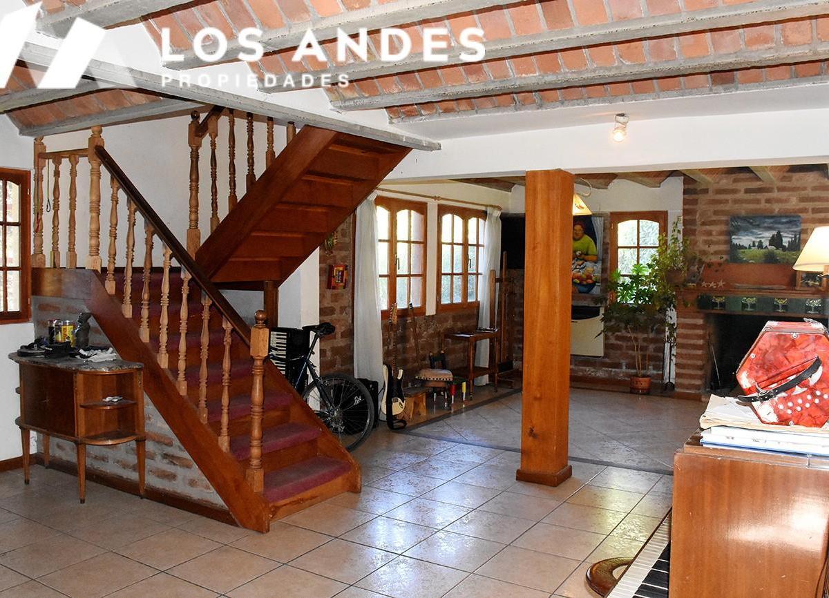 Casa + Dos Departamentos en Barrio Jardin Botanico Venta Bariloche 2
