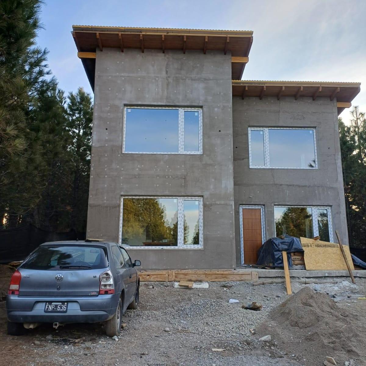 Hermosa Casa a Estrenar en Barrio Privado Solares del Este. 3