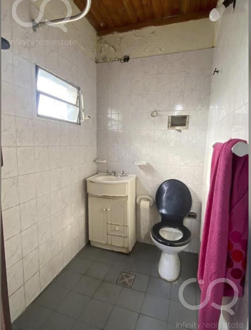 Foto de VENTA - Casa a Refaccionar - OPORTUNIDAD ! IDEAL 2/3 FAMILIAS, imagen 5